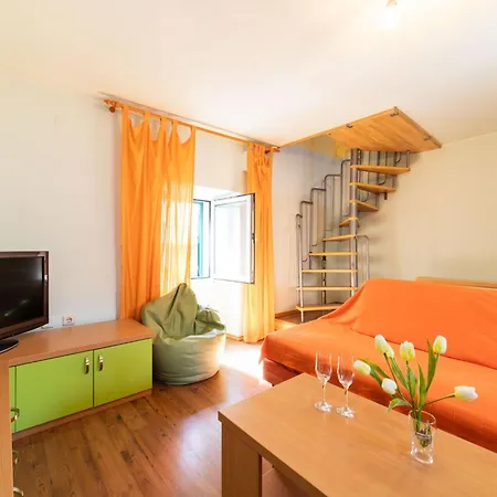 וילה Seafront With Furnished Sun Terrace, Close To The *