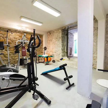 וילה Seafront With Furnished Sun Terrace, Close To The Kaštela