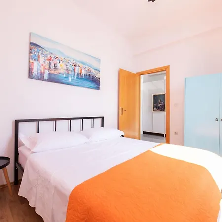 וילה Seafront With Furnished Sun Terrace, Close To The Kaštela